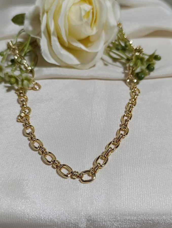 Colar dourado elos espaçado