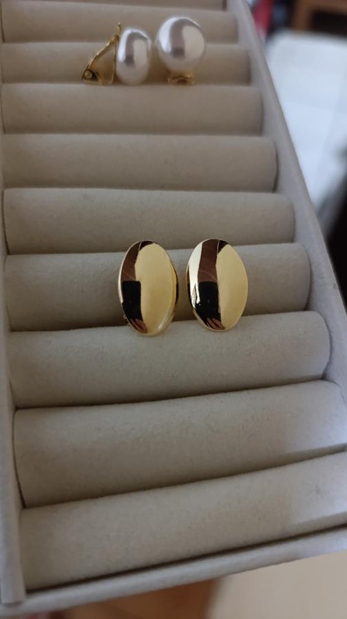 Brinco ouro pressâo oval