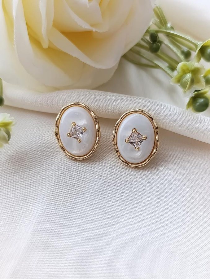 Brinco OURO MADRE PEROLA ZIRCONIA CENTRO