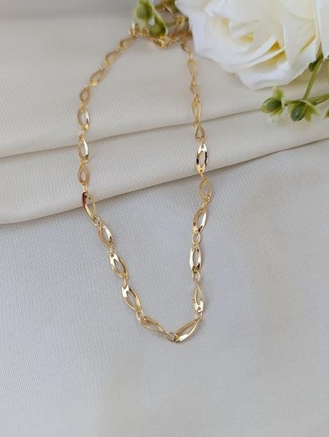 Colar chocker ouro chapas vazada