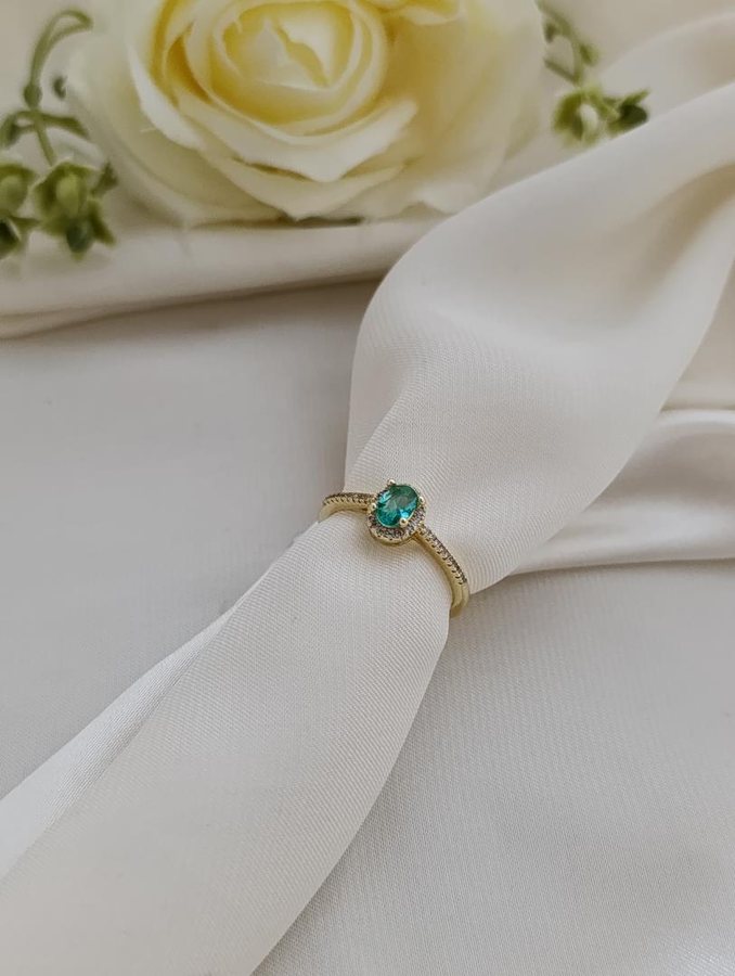 Anel ouro oval verde claro20