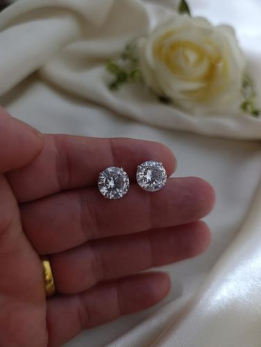 Brinco rodio ponto de luz moissanite